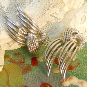 VTG BOUCHER silver clip earrings signed shiny love knot feathers wings 50s birds